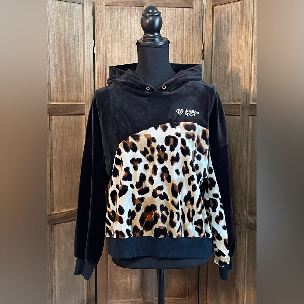 Girl’s XL Justice Sport Blocked Velour hoodie.